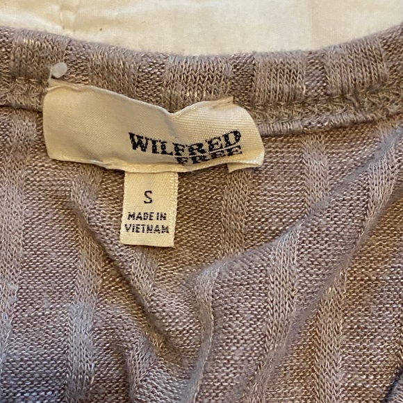 Wilfred Free from Aritzia Crop top Size Small - Picture 2 of 3